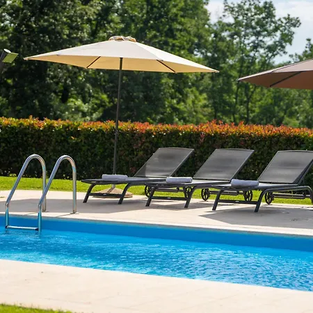 Genia I Вілла *