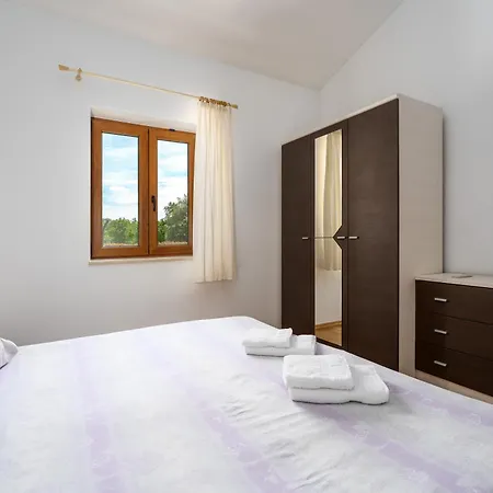 Genia I Вілла Пореч