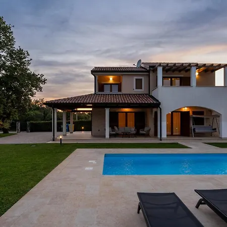 Genia I Вілла *