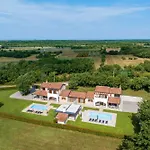 Villa Genia I