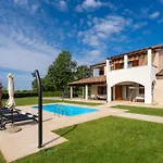 Genia I Villa Porec